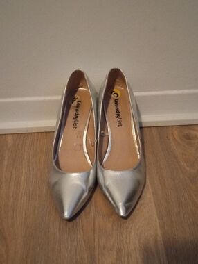 Laundry List Silver Pointed Toe Heels
